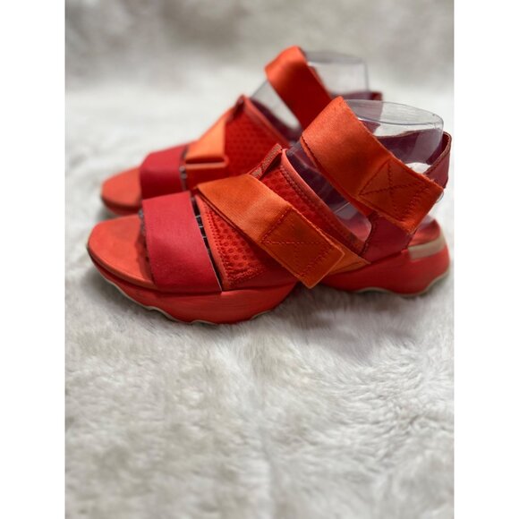 Sorel kinetic Impact Red Strappy Platform Sandal women size 8.5 - Picture 2 of 10